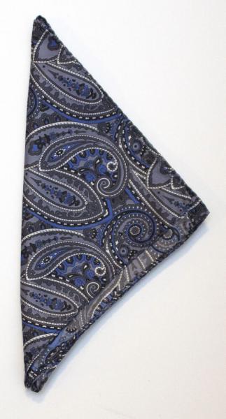Harvest&Frost The Paisley Handkerchief